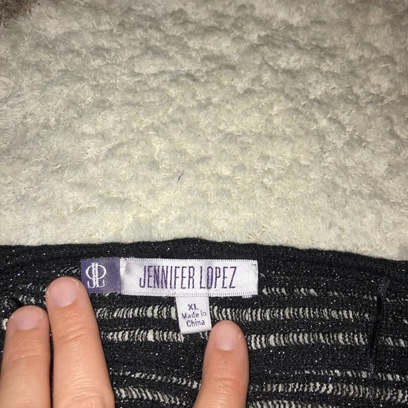 Jennifer Lopez Lightweight sweater - Picture 2 of 3